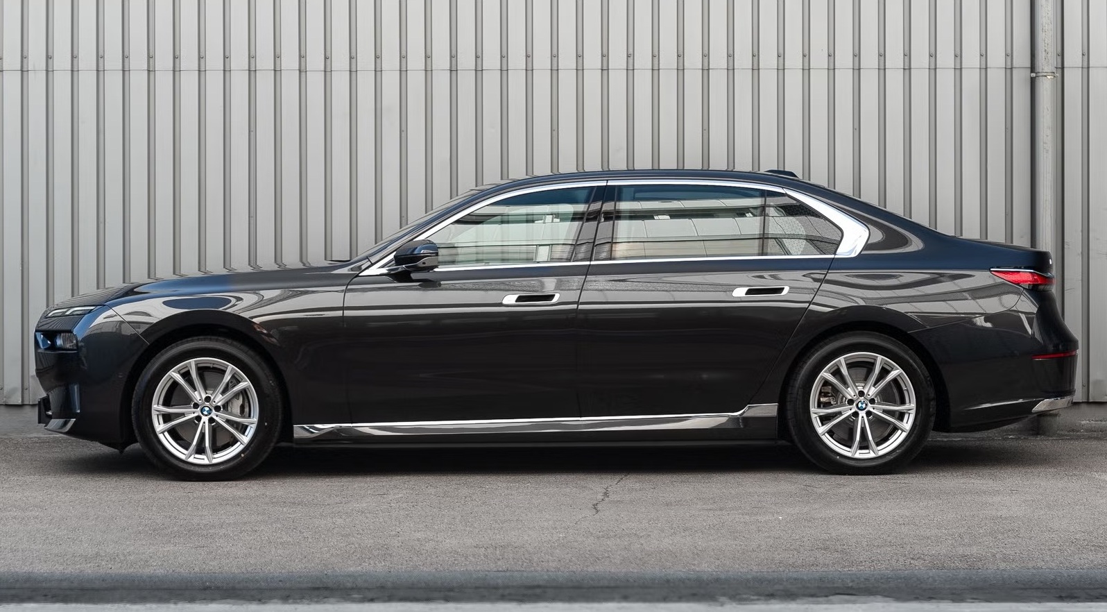 BMW I7 XDRIVE 60 - Image 4