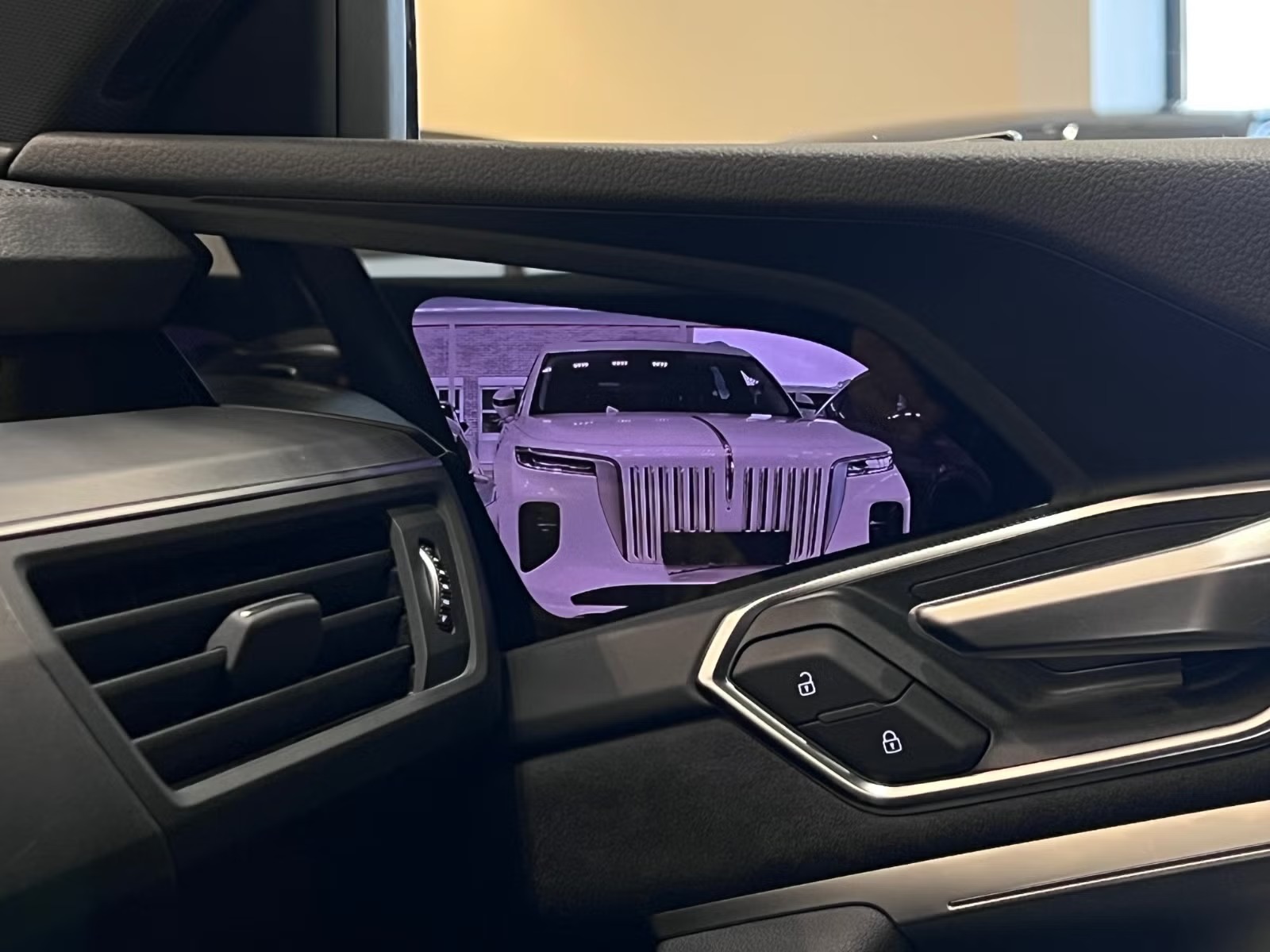 AUDI E-TRON SPORTBACK 55 QUATTRO S LINE - Image 15