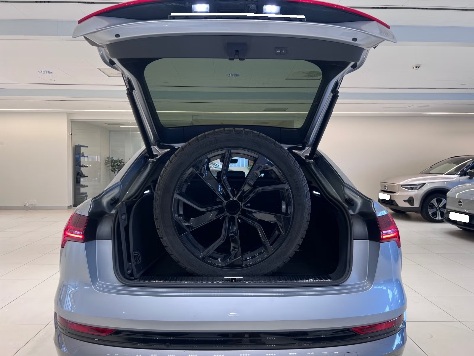 AUDI E-TRON SPORTBACK 55 QUATTRO S LINE - Image 20