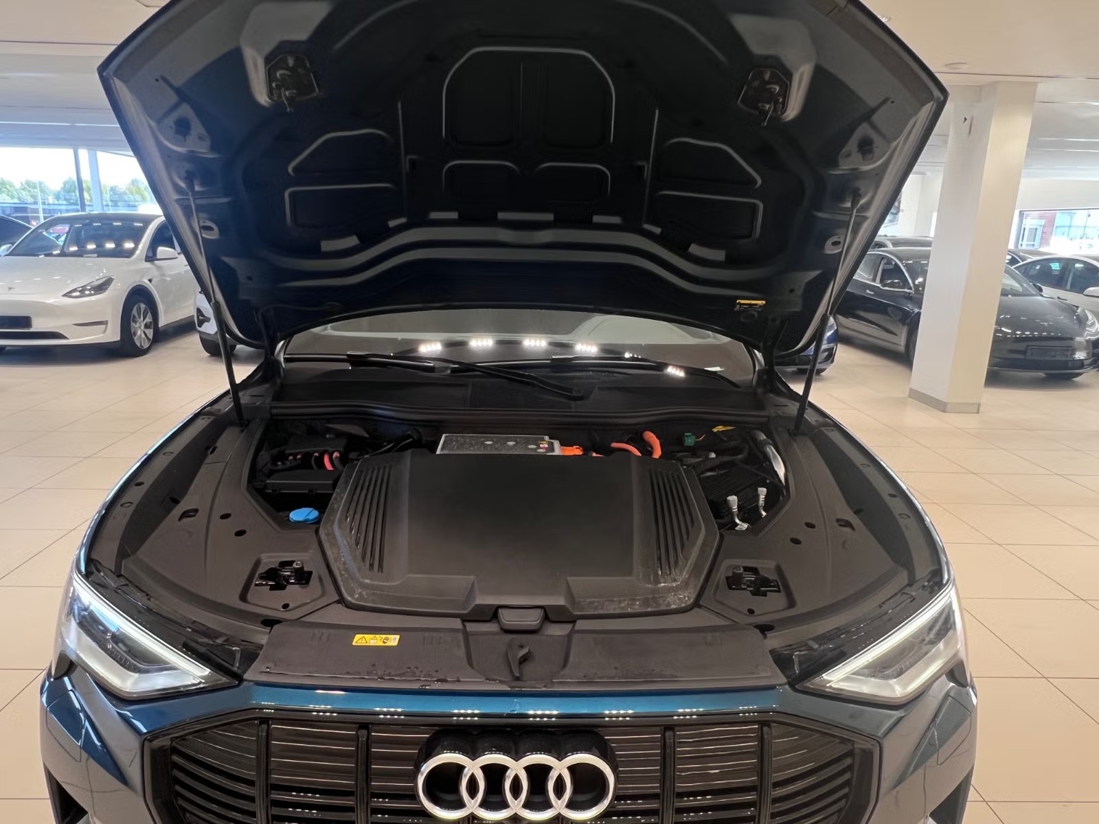 AUDI E-TRON SPORTBACK 55 QUATTRO ADVANCED - Image 9