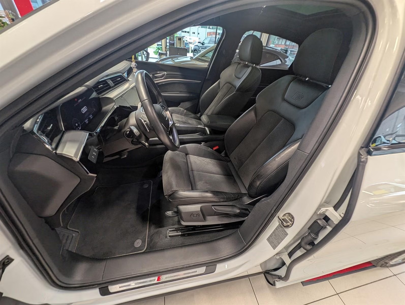 AUDI E-TRON SPORTBACK 55 QUATTRO - Image 8