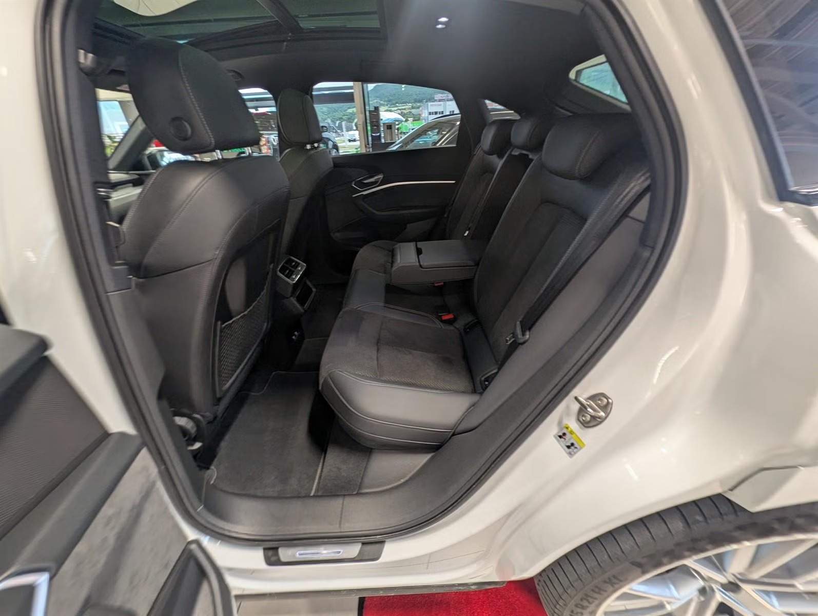 AUDI E-TRON SPORTBACK 55 QUATTRO - Image 9