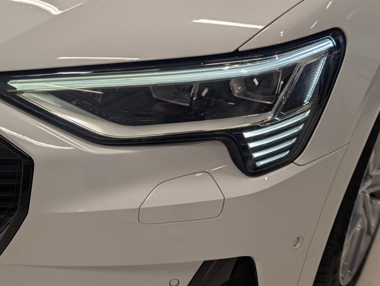 AUDI E-TRON SPORTBACK 55 QUATTRO - Image 11
