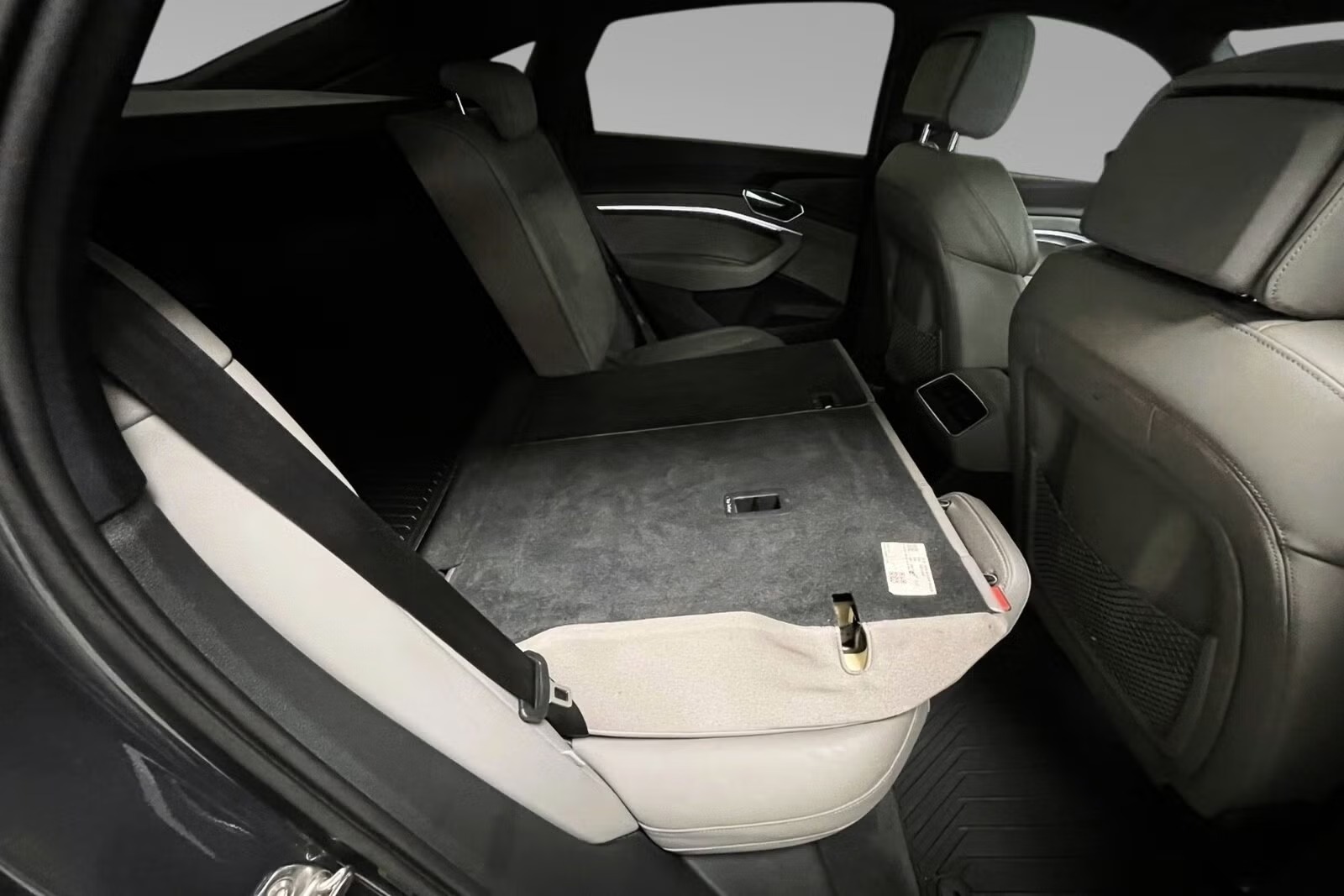 AUDI E-TRON SPORTBACK 50 QUATTRO S LINE - Image 14
