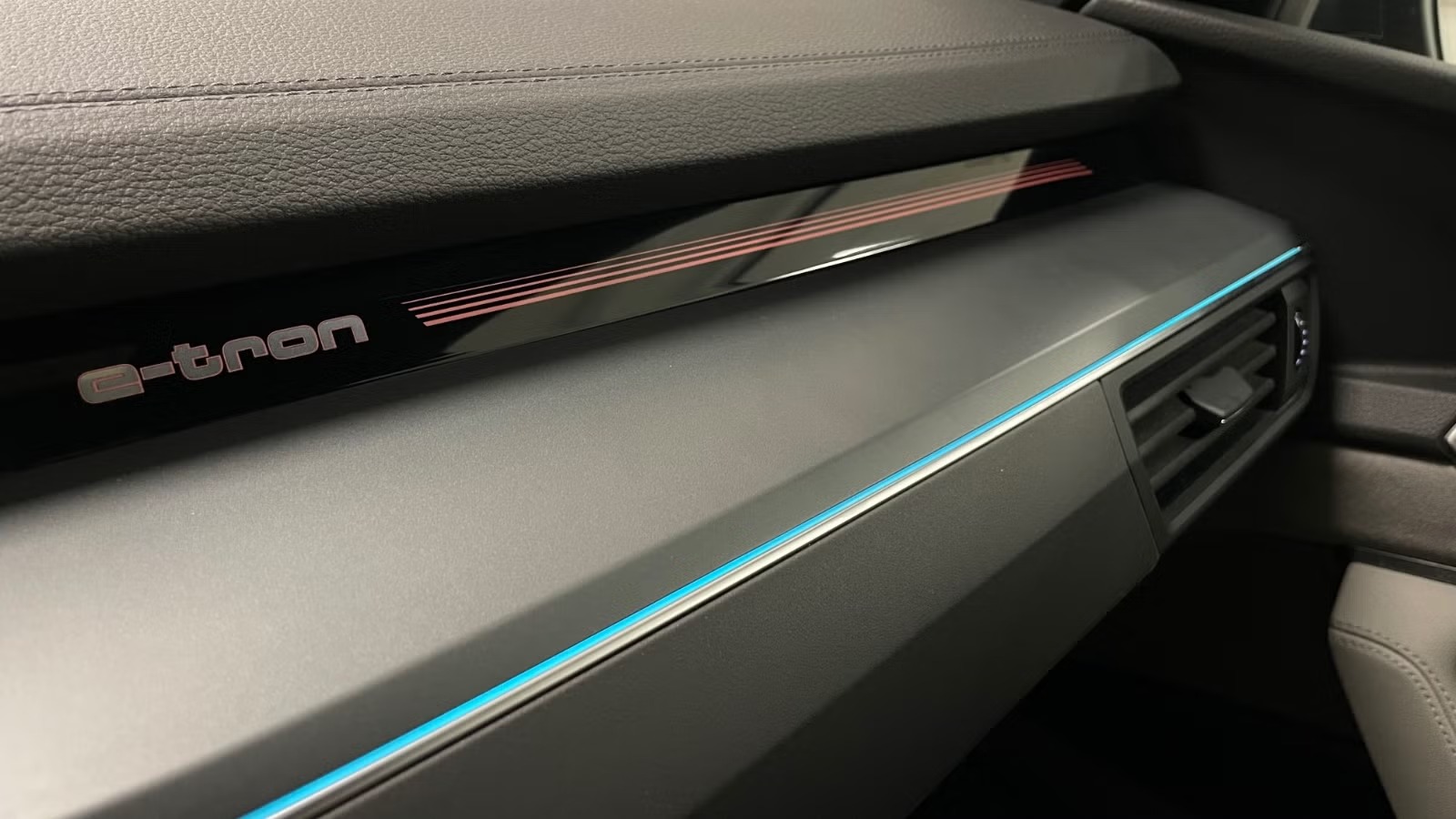 AUDI E-TRON SPORTBACK 50 QUATTRO S LINE - Image 18