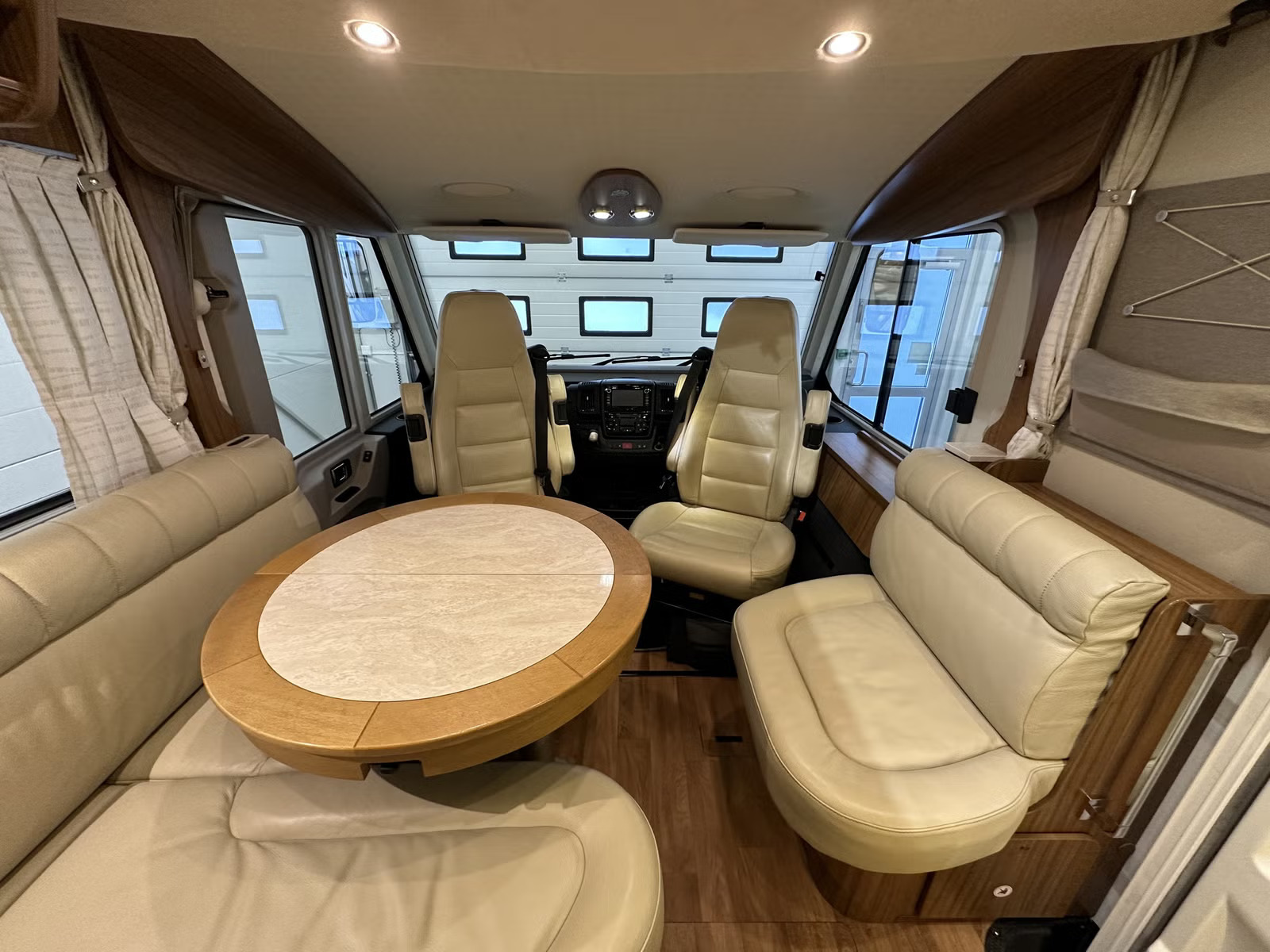 HYMER B 678 EXPERIENCE - LITS JUMEAUX CONVERTIBLES - 4 COUCHAGES - Image 11