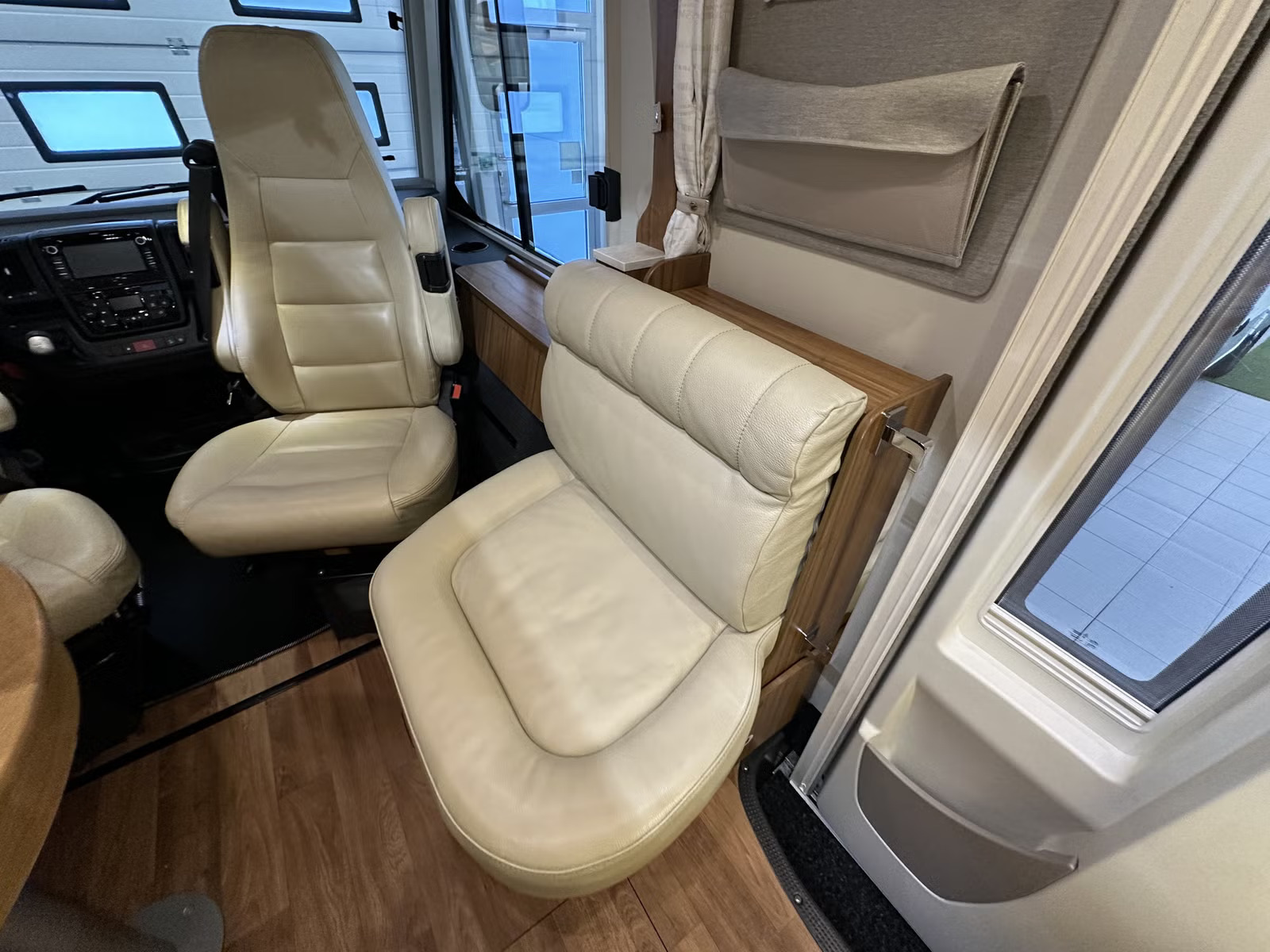HYMER B 678 EXPERIENCE - LITS JUMEAUX CONVERTIBLES - 4 COUCHAGES - Image 12