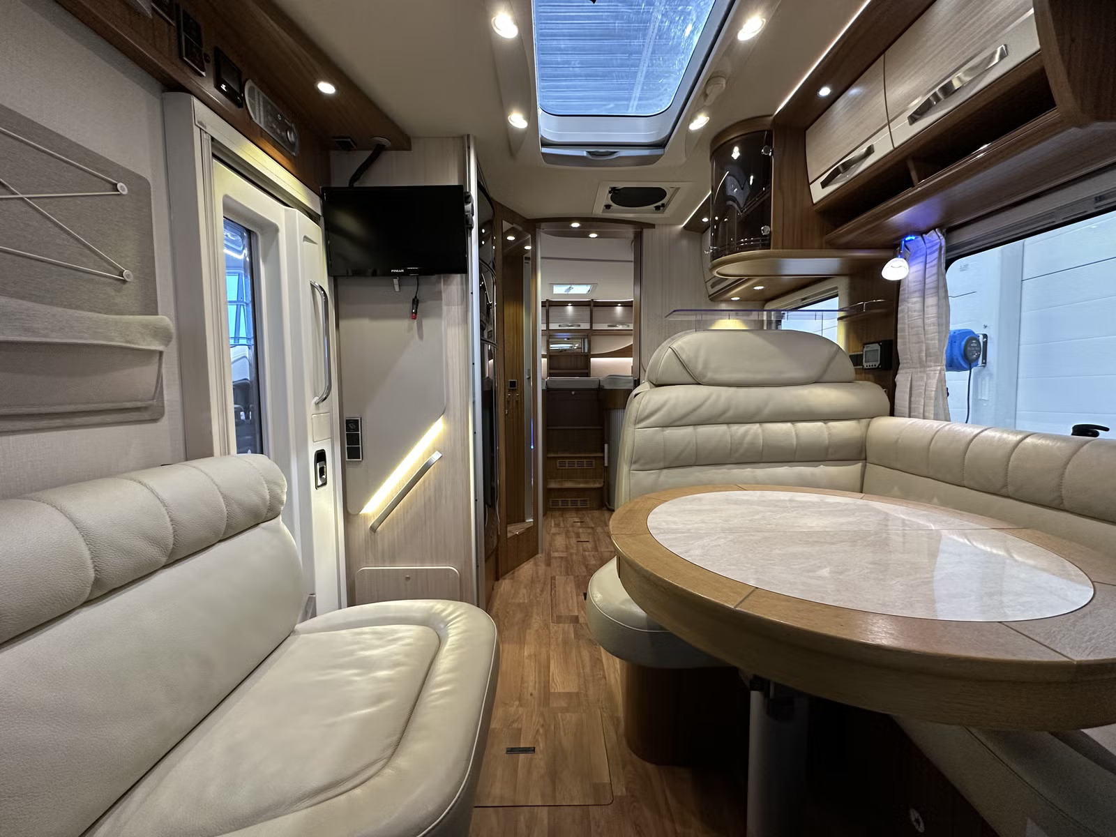 HYMER B 678 EXPERIENCE - LITS JUMEAUX CONVERTIBLES - 4 COUCHAGES - Image 13