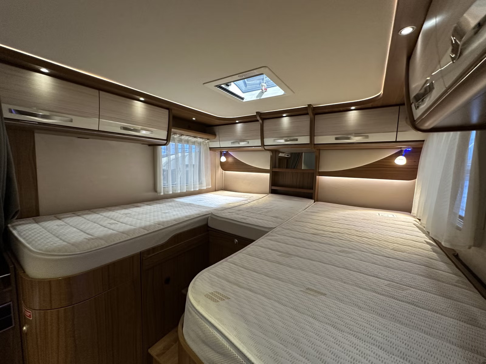 HYMER B 678 EXPERIENCE - LITS JUMEAUX CONVERTIBLES - 4 COUCHAGES - Image 21
