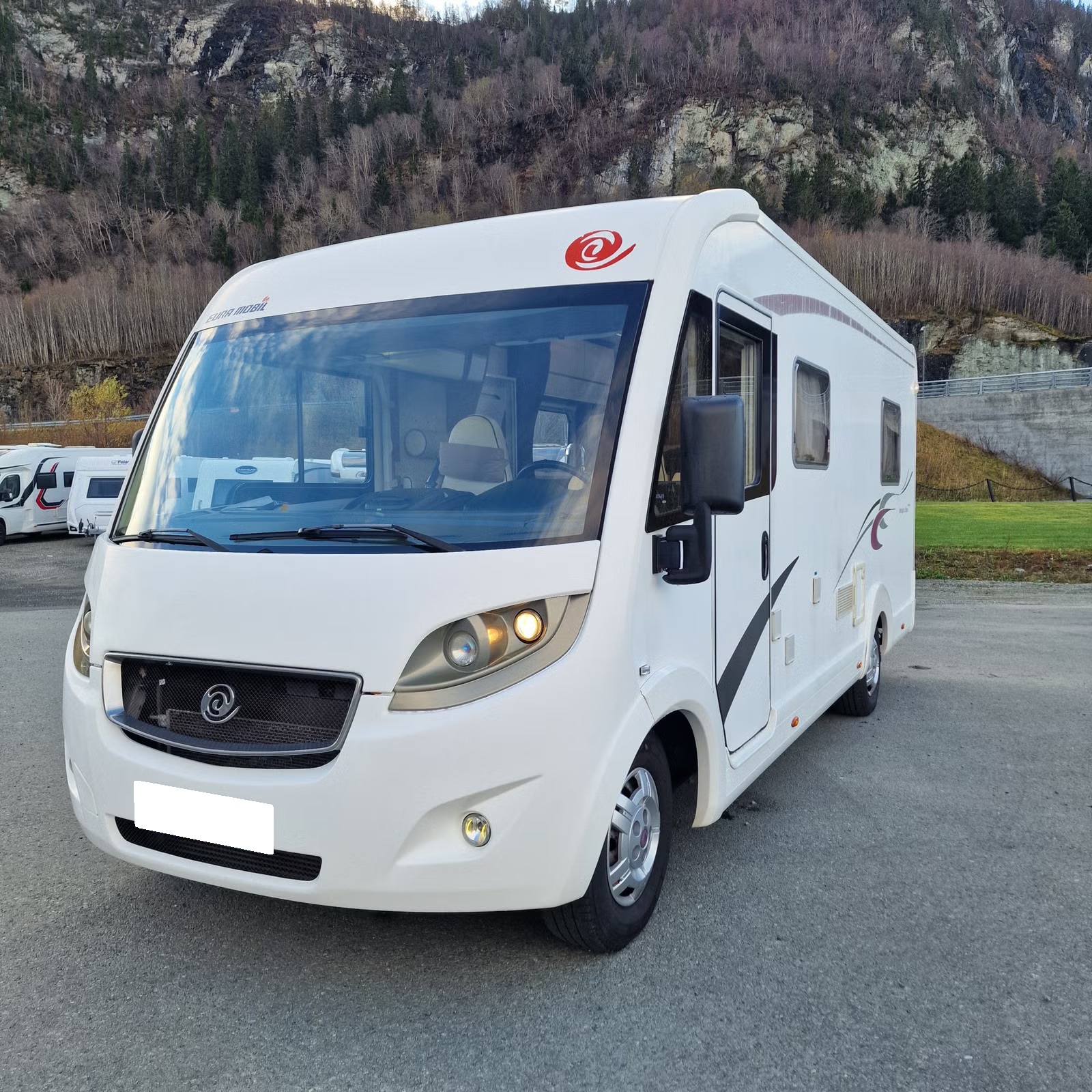 EURA MOBIL INTEGRA LINE IL 680 QB - LIT CENTRAL - 4 COUCHAGES - Image 7