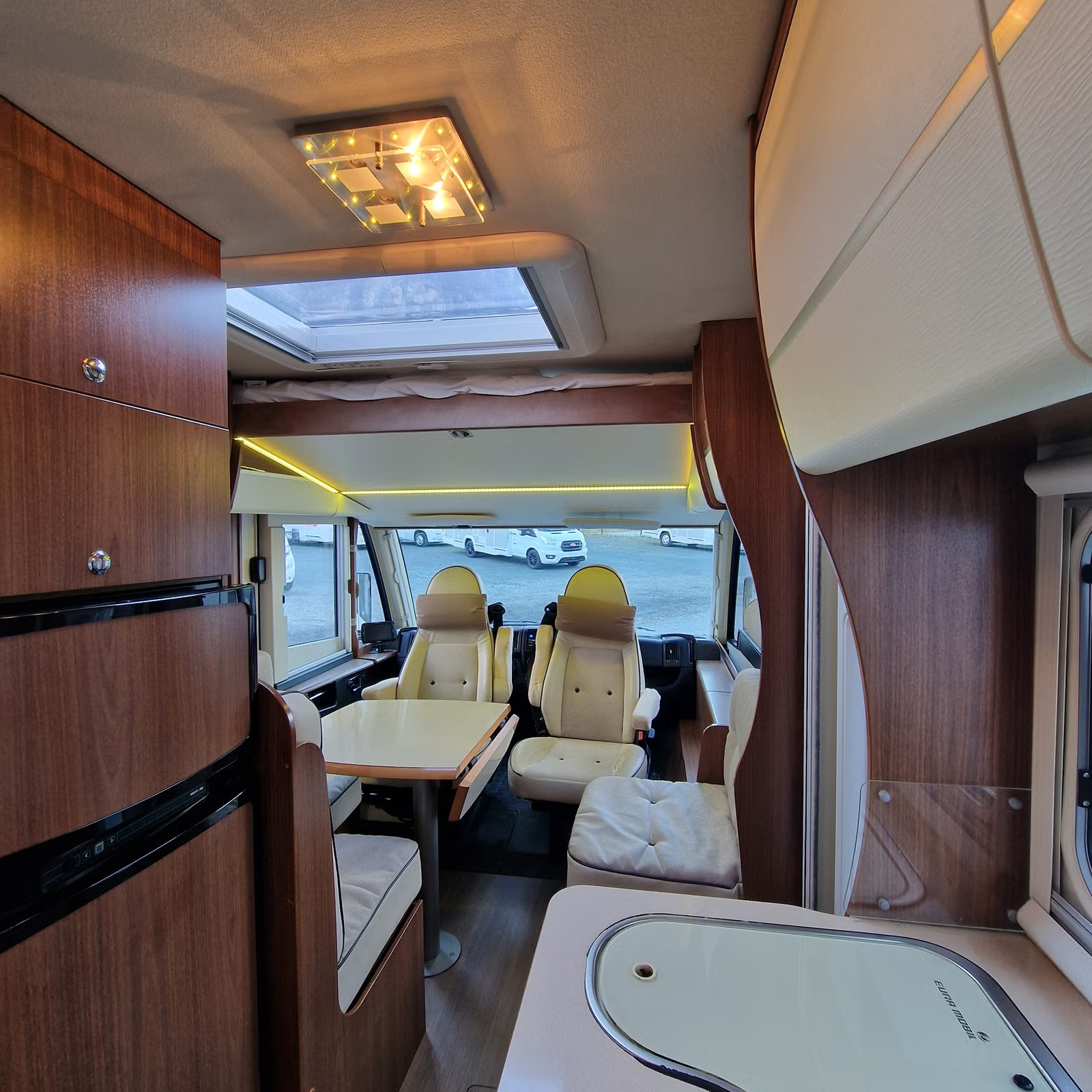EURA MOBIL INTEGRA LINE IL 680 QB - LIT CENTRAL - 4 COUCHAGES - Image 12