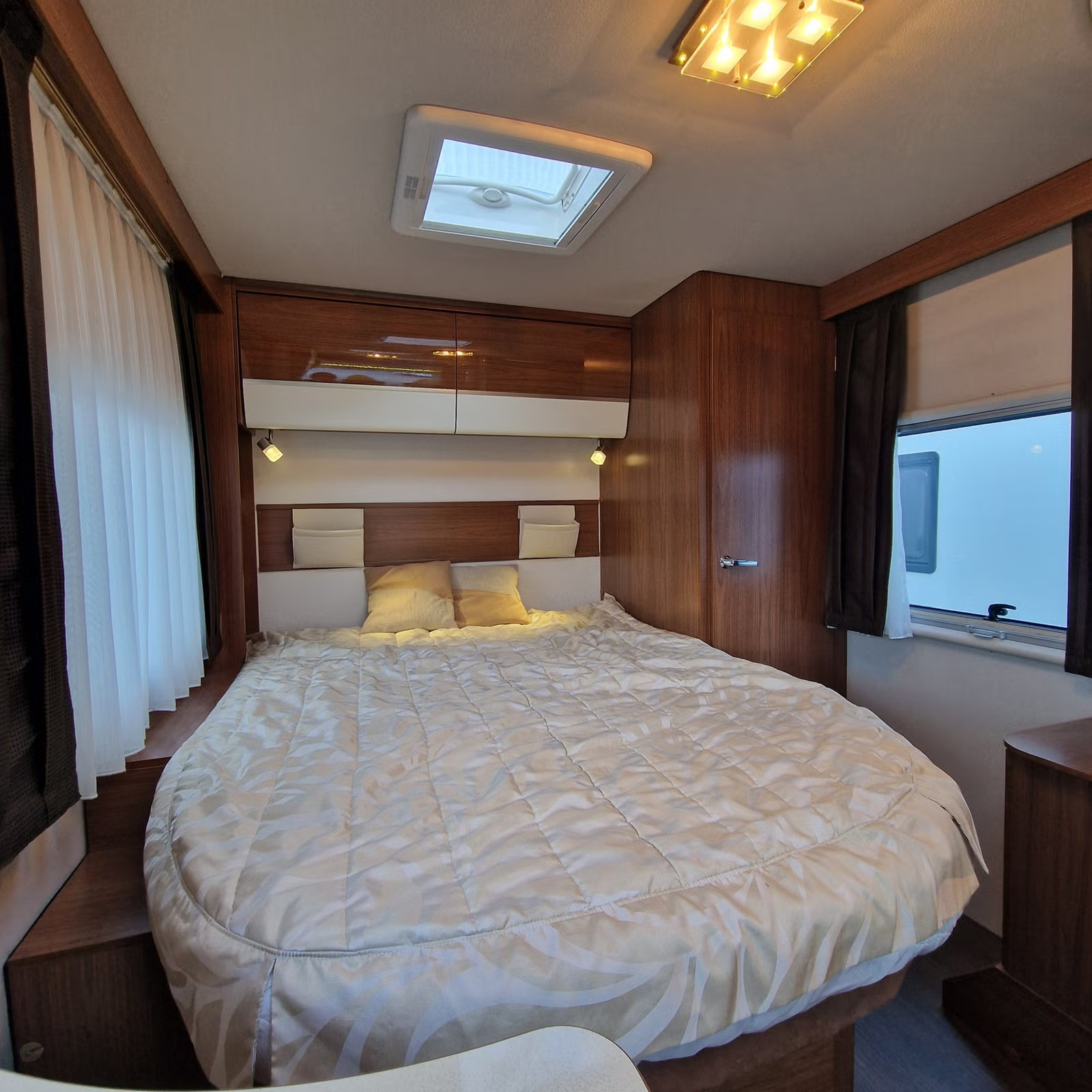 EURA MOBIL INTEGRA LINE IL 680 QB - LIT CENTRAL - 4 COUCHAGES - Image 21