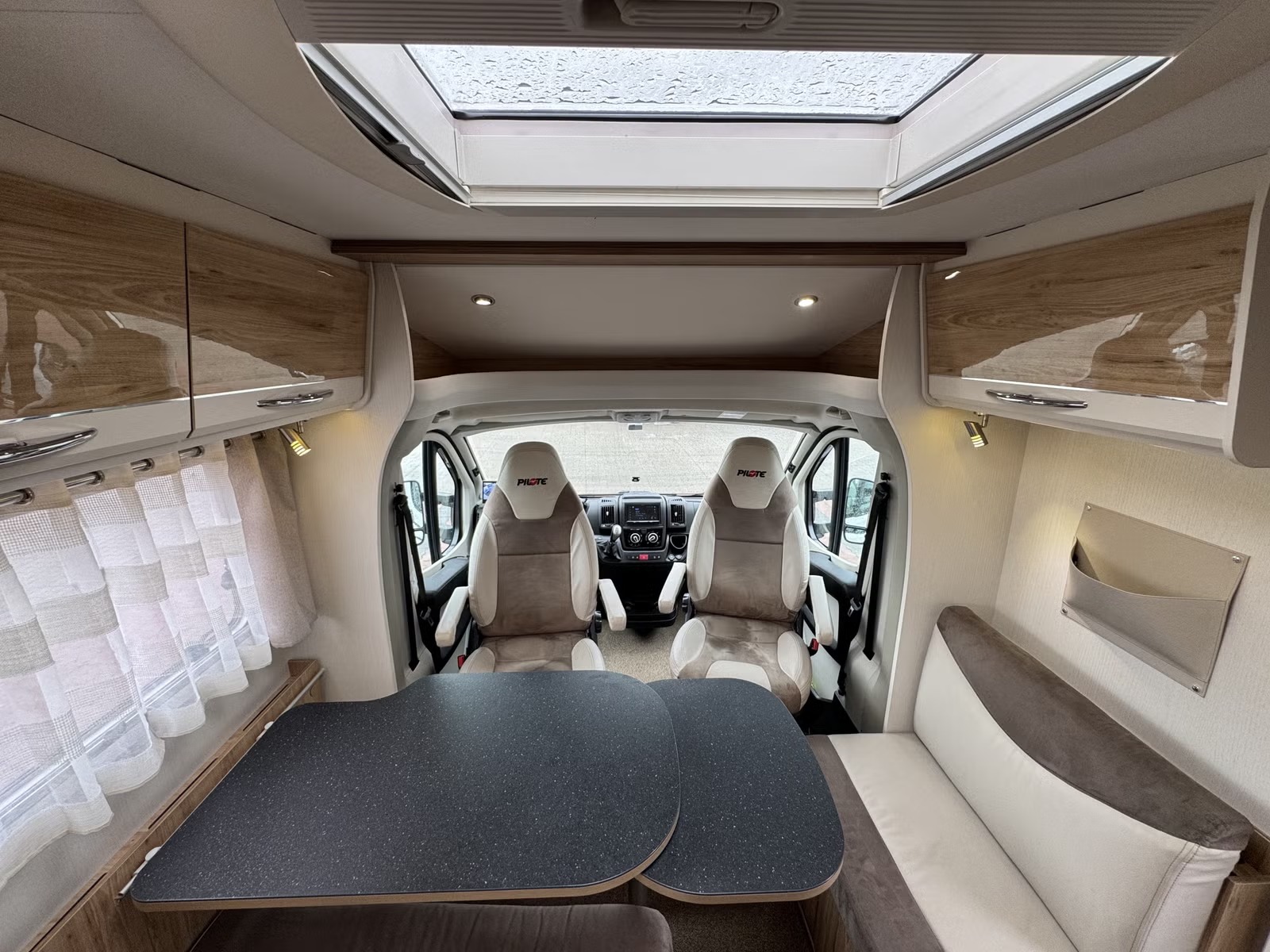 PILOTE P740 ESSENTIEL - LIT CENTRAL - 4 COUCHAGES - Image 7