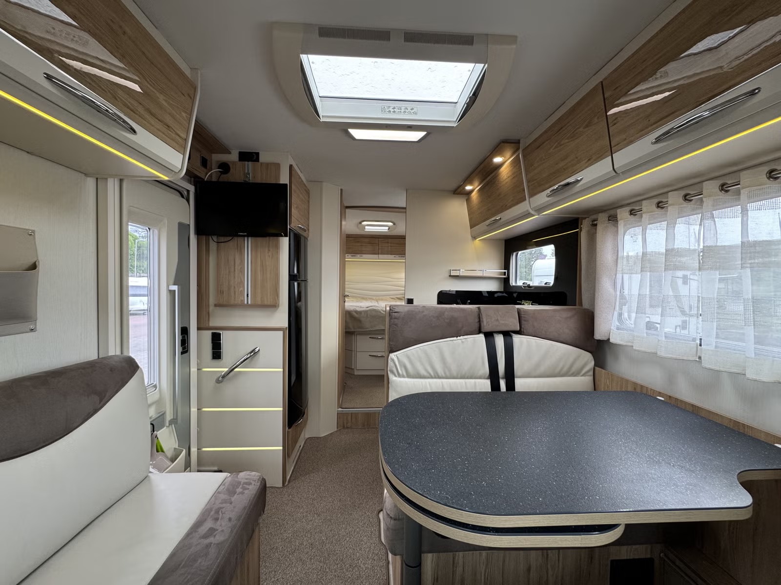 PILOTE P740 ESSENTIEL - LIT CENTRAL - 4 COUCHAGES - Image 9