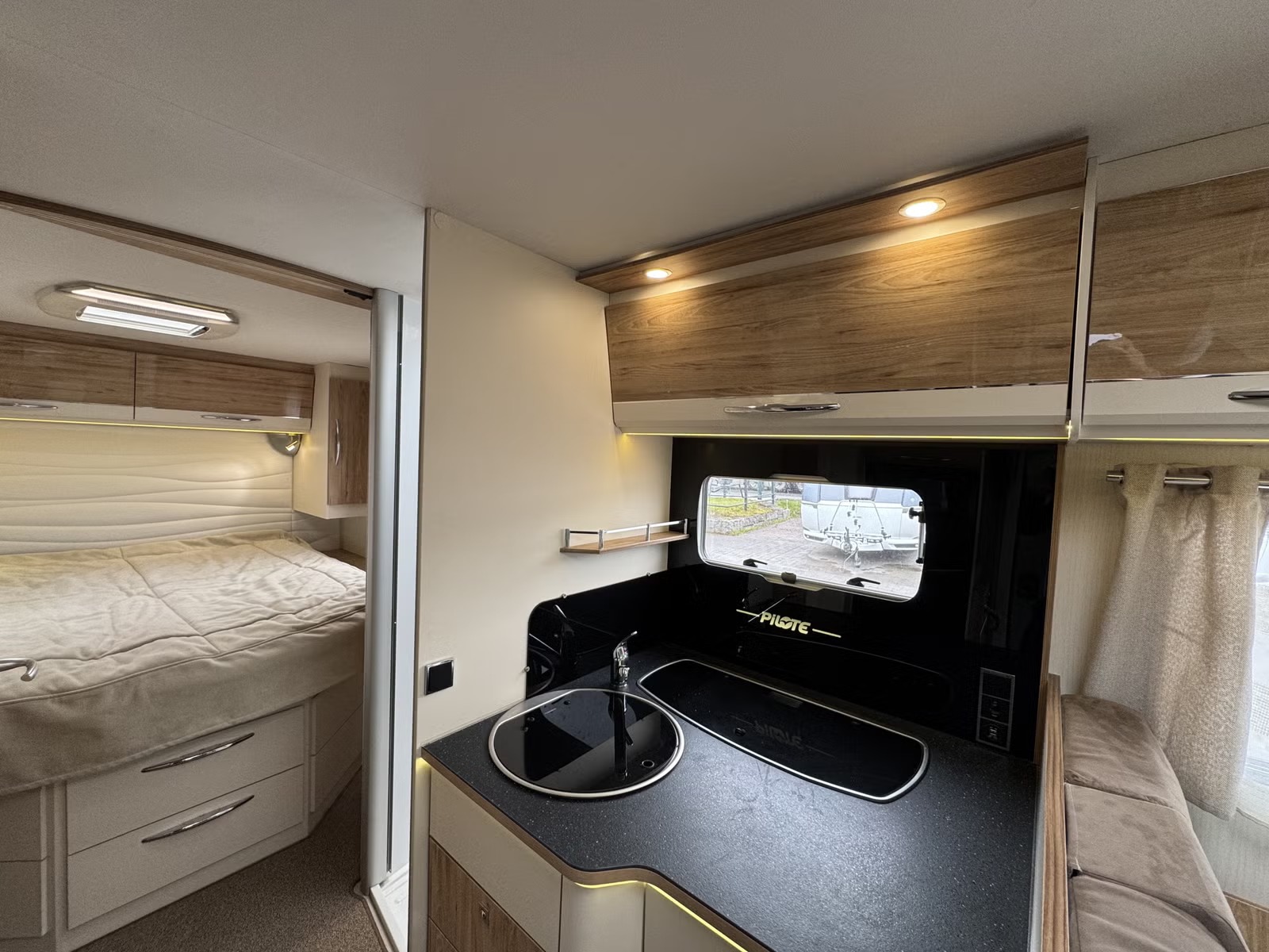PILOTE P740 ESSENTIEL - LIT CENTRAL - 4 COUCHAGES - Image 11