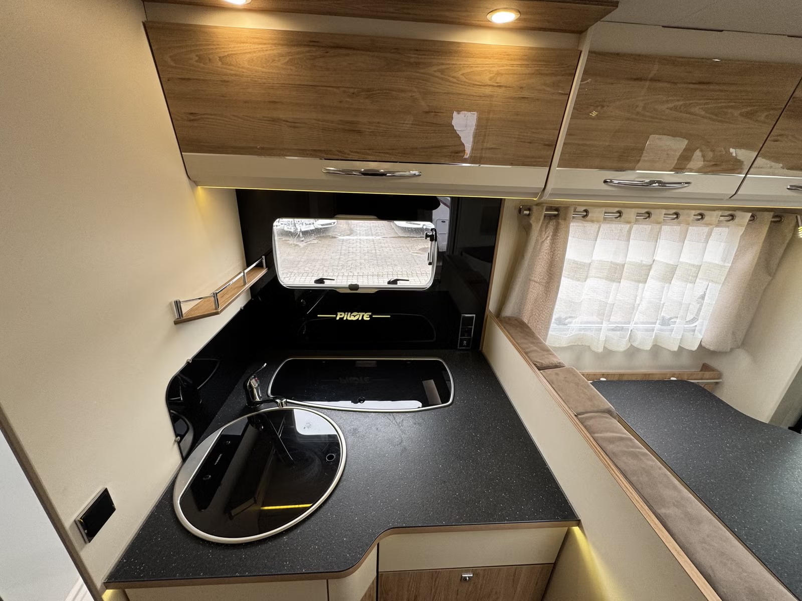 PILOTE P740 ESSENTIEL - LIT CENTRAL - 4 COUCHAGES - Image 12