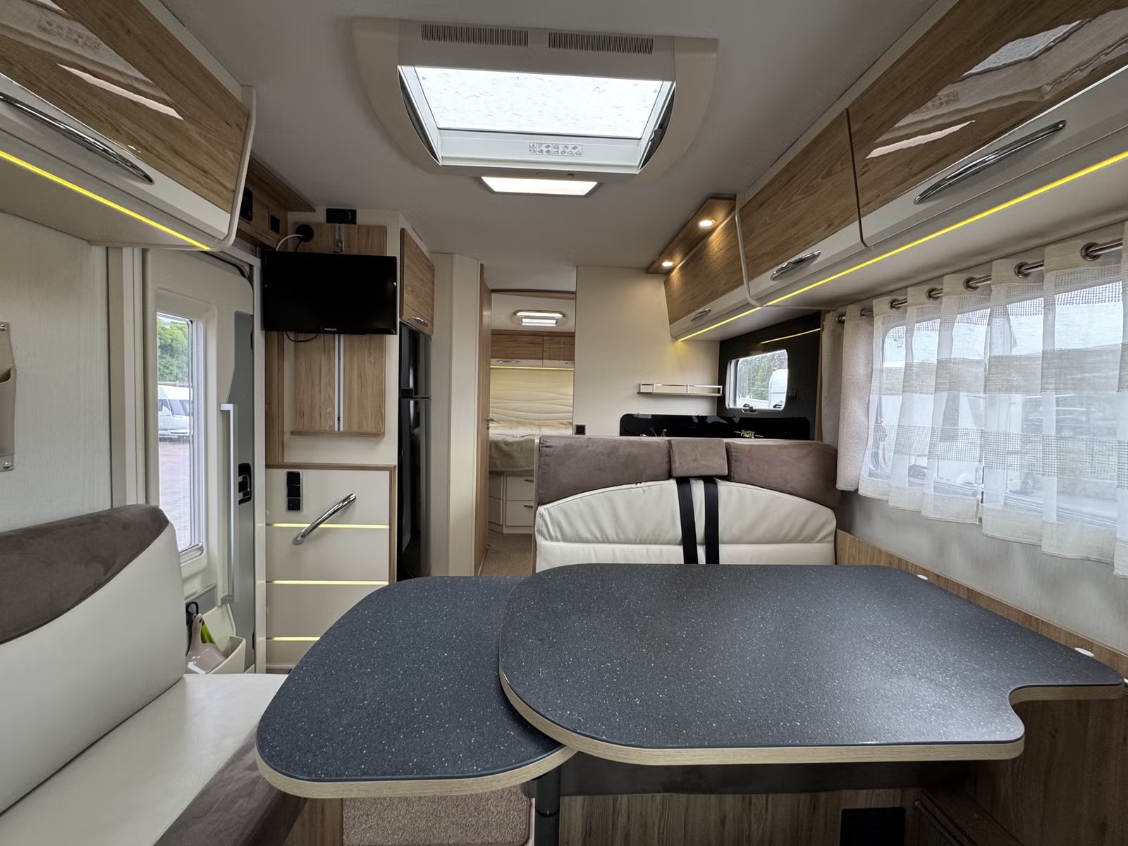 PILOTE P740 ESSENTIEL - LIT CENTRAL - 4 COUCHAGES - Image 16