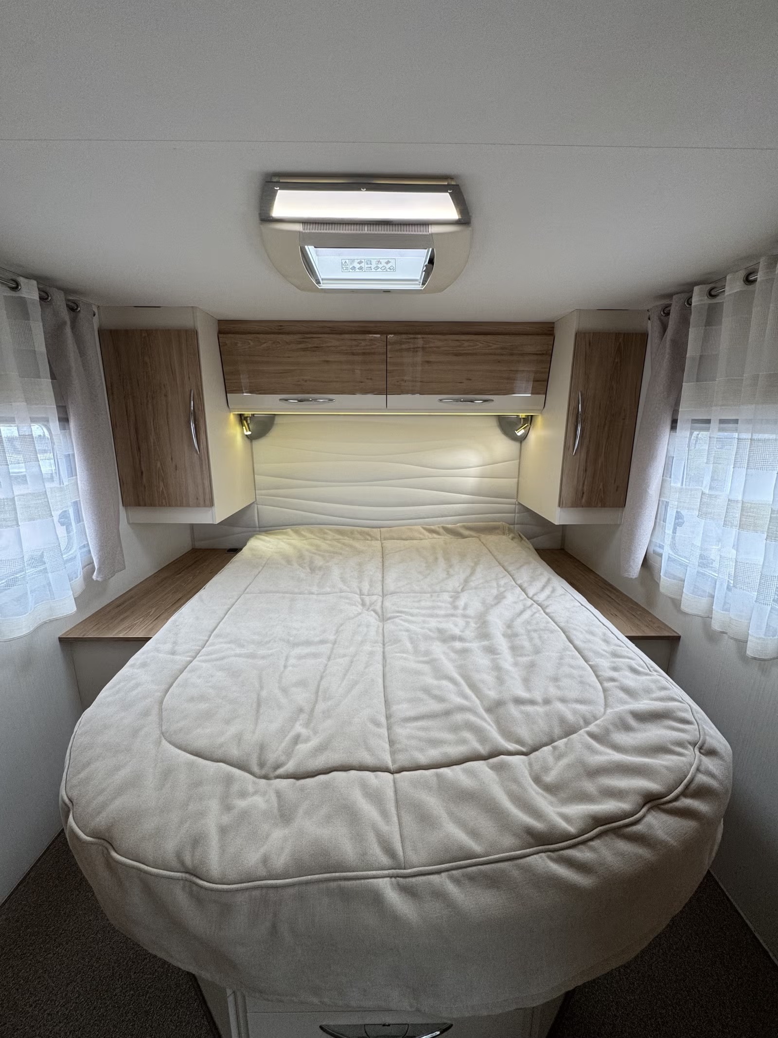 PILOTE P740 ESSENTIEL - LIT CENTRAL - 4 COUCHAGES - Image 21